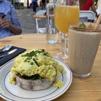 Benedict, smoothie and mimosa at Anima in Helsinki