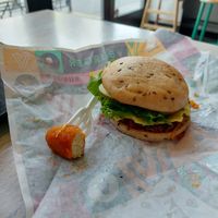 Gluten freies Brötchen at V Burger in Calgary