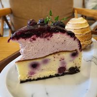 Blueberry cheesecake at Cafe Turtle 카페 거북이 in Seoul