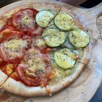 Half & half margherita and Roman’s pizza bianca at Flavor 自然樸食 - ZìRán Pǔ Shí in Kaohsiung