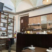 The counter at Su Guan in Florence