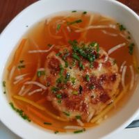 Kaspressknödelsuppe at Velani in Vienna