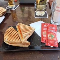 Veganer Klapptoast at Cuenstler in Bregenz