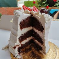Bizcocho de chocolate negro con crema de queso at Sweet Dreams in Mataro