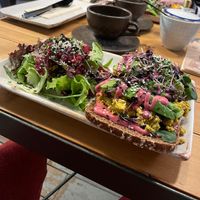 Lieblings Frühstückscafe 🙏🏽 und bester Kartottenkuchen & Kurkuma Latte  at Wanderlust in Regensburg