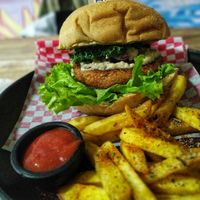 💚🥑✨ at Maha Vegan Food in Bogota