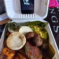 La Picada para UN🥗 mi favorita ummM🧆 at Maha Vegan Food in Bogota