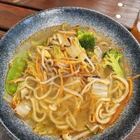 Vegane Ramen. Habe während des Essens das Bild gemacht. Die Ramen werden normal und ordentlich serviert. Sehr heiß! at Ramen Soul 2 in Dusseldorf