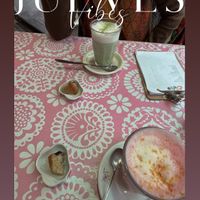 Macha latte en biet latte   at Eeden in Turnhout