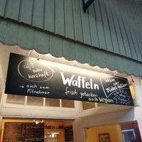 Vegan waffles at Peters Waffelbar in Prerow