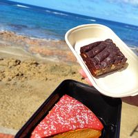 Kuchen to go 🌅 at Vegetopia in Gran Canaria