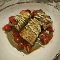 Tempeh di ceci auto prodotto con crema di melanzana, pomodorini confit e maionese al basilico! Buonissimo   at 53040 Ristorante Pizzeria in Cetona