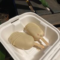 Vegan “magnum”: berries mousse covered with white chocolate. They are packed in a fully compostable box at iVegan in Rome