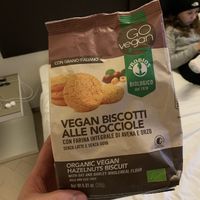 vegan hazelnut biscotti   at iVegan in Rome