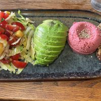 Salad with peach (nice), avocado, beetroot hummus and that crisp bread that I don’t know the name of   at Naya Studio in Paris