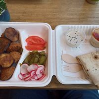 Falafel middag with 7 falafel at King Falafel in Oslo