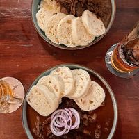 Gulasch und Sojachunks mit Bratensauce at Shromaždiště in Prague