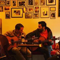 Since Reza is a guitar professional himself, lots of the musicians play the guitar. at Diba in Munich