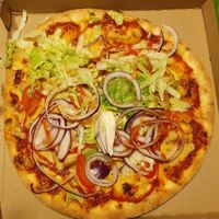 Veggie Chicken pizza at 7 Days Pizza & Grill in Malmo