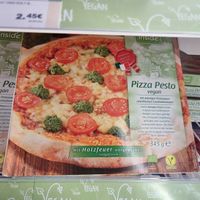 Vegan pizza at Färm in Leuven