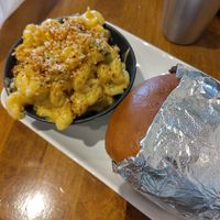 Blackbeanburger und Mac and Cheese at Vegetation Plant Food in Lakeland