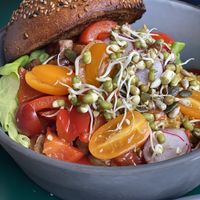 Sesam bun scrambled tofu 💚 at Circus Restaurant in Antwerpen