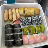 24 sushis vegano y arrolladitos veganos  at MONANA in Montevideo