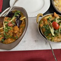 Alu Bengen und Gemüsecurry nach nordindischer Art (beides Vegan) at Indian Village in Munich