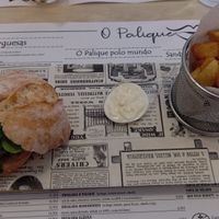 Hamburguesa vegana con pan rústico at Bar O Palique Restaurante in Mondonedo