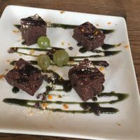 Raw cacao bites at Sol Semilla in Paris