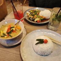 Ein Curry- und ein Wokgericht - viel zu lecker. at LeBua in Basel