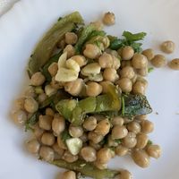 Chickpeas and peppers with garlic and herbs  at O Melidense in Melides
