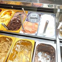 vegan flavours clearly labelled at Turrones Helados Federico Verdú in Gijon