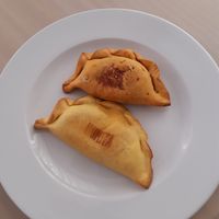 Humita & cheeseburger at Las Muns  in Malaga