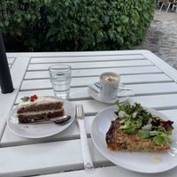 porkkanakakku ja sienipiirakka salaatilla  at Gamla Stan in Ekenaes