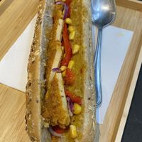 CATRINA
Tofu pané
guacamole Maison, oignons rouges, mais, poivrons marinés  at Green Witches in Mons