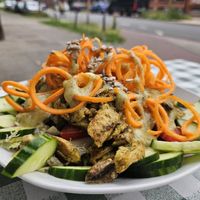 Großer Salat mit Steakstreifen at Veganbar in Bremen