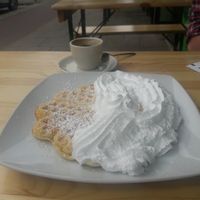 Waffel mit Sahne at Veganbar in Bremen
