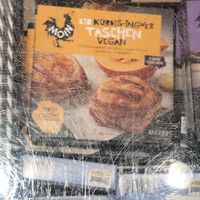 Vegan frozen pastry  at Bioladen Lebenskunst in Freising