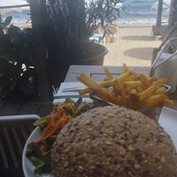 Vegan burger with a view at Paraiso Beach in Le Lavandou