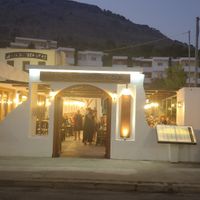 Entrance at 3 Pigs in Rhodes