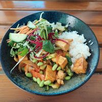 Hot Bowl mit Tofu at Veganese Quan Chay in Leipzig