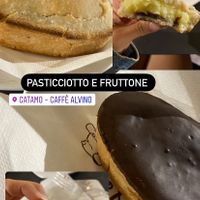 Pasticciotto e fruttone vegani  at Caffè Alvino in Lecce