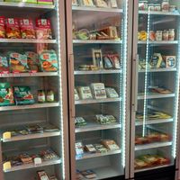 fleischersatz und pflanzlicher käse at Reformhaus Bacher - Peter-Straße in Aachen