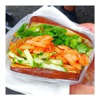 Kimchi Dried Tofu Bun at Zài Dì KāiXīn Dòu Gān 在地開心豆干 in Yuchi