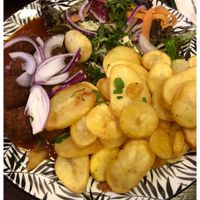 Falafel, Currysauce, Kartoffelchips #Veganuary at Hüftgold Essen und Trinken in Monschau