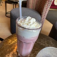 Strawberry Milk Shake with Oat Milk 🥤🍓  at D' Eisprinza z' Bludaz in Bludenz