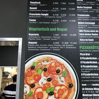 Vegan pizza on the menu at Blondo's Pizza in Hamburg