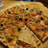 Pizza vegetariana con queso vegano at La Tradizionale in Sevilla