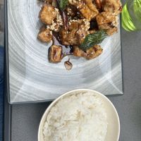 Tofu au tamarin et riz nature en accompagnement  at Buja Vegetarien in Paris